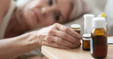 Vier jaar geleden wilde ik die knie eraf hebben, nu huppel ik weer vrolijk door het leven” Charlotte Visch (67)